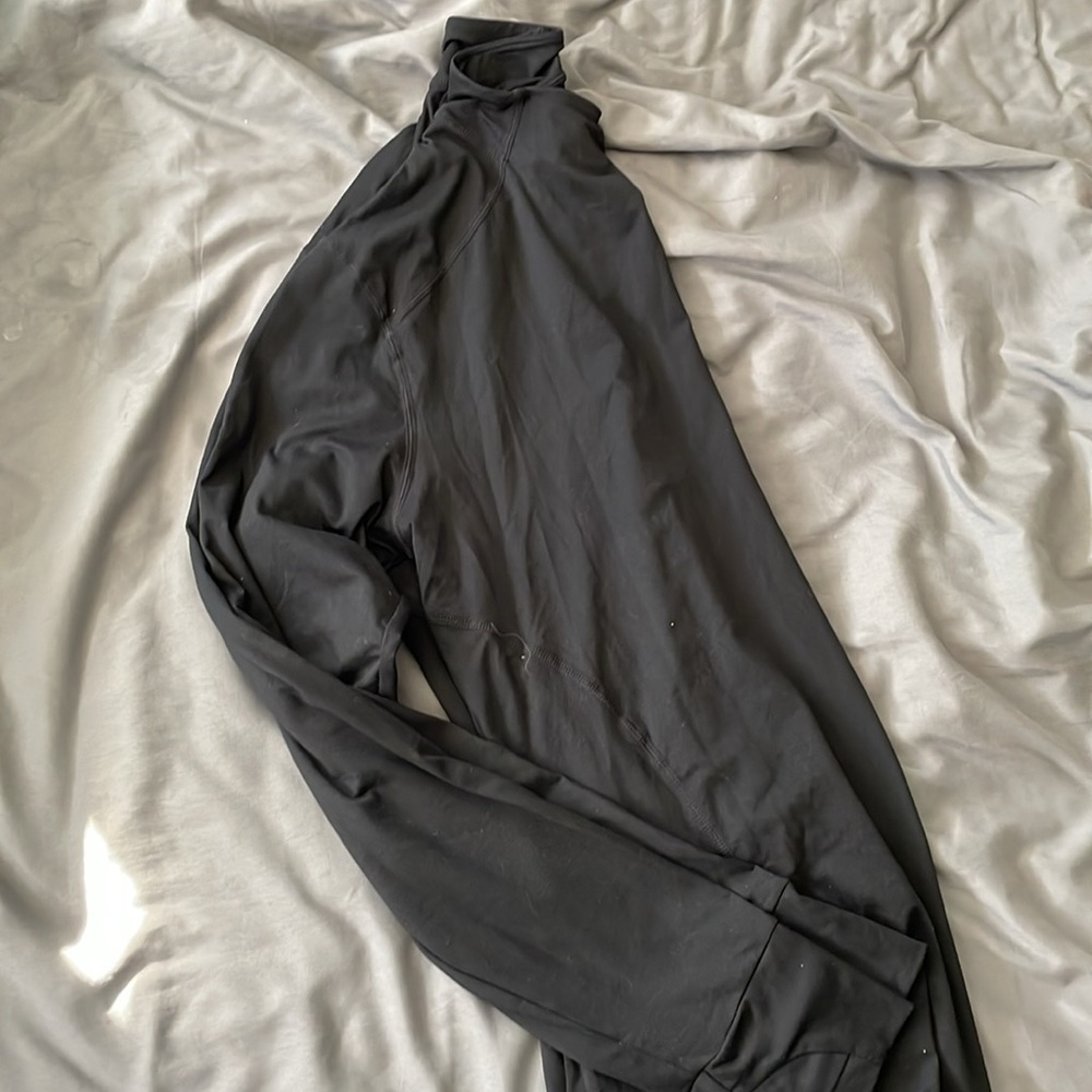 Long sleeved workout top, fabletics, size L, EUC, BUNDLE ONLY